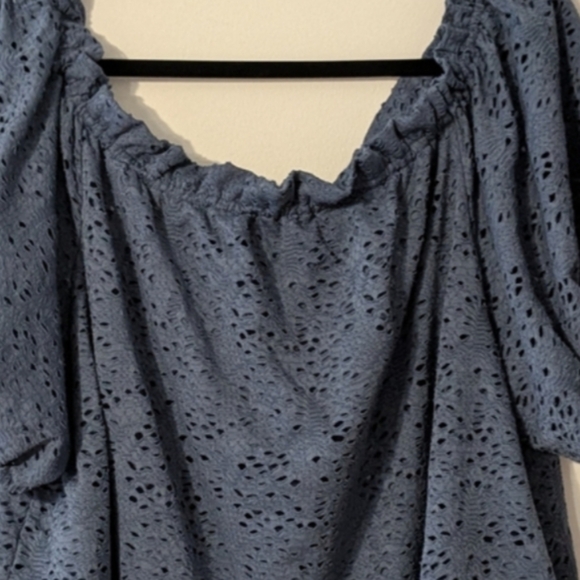 Vince Camuto Blue Puff Sleeve Smocked Blouse - Picture 5 of 9